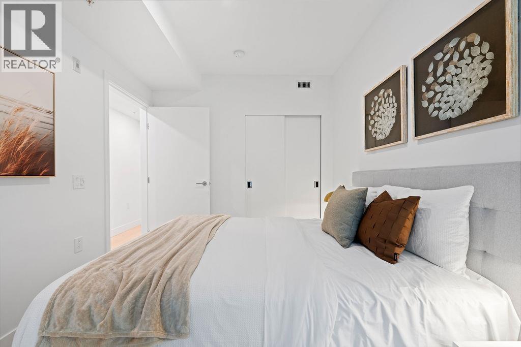 202 1331 MARINE DRIVE, West Vancouver