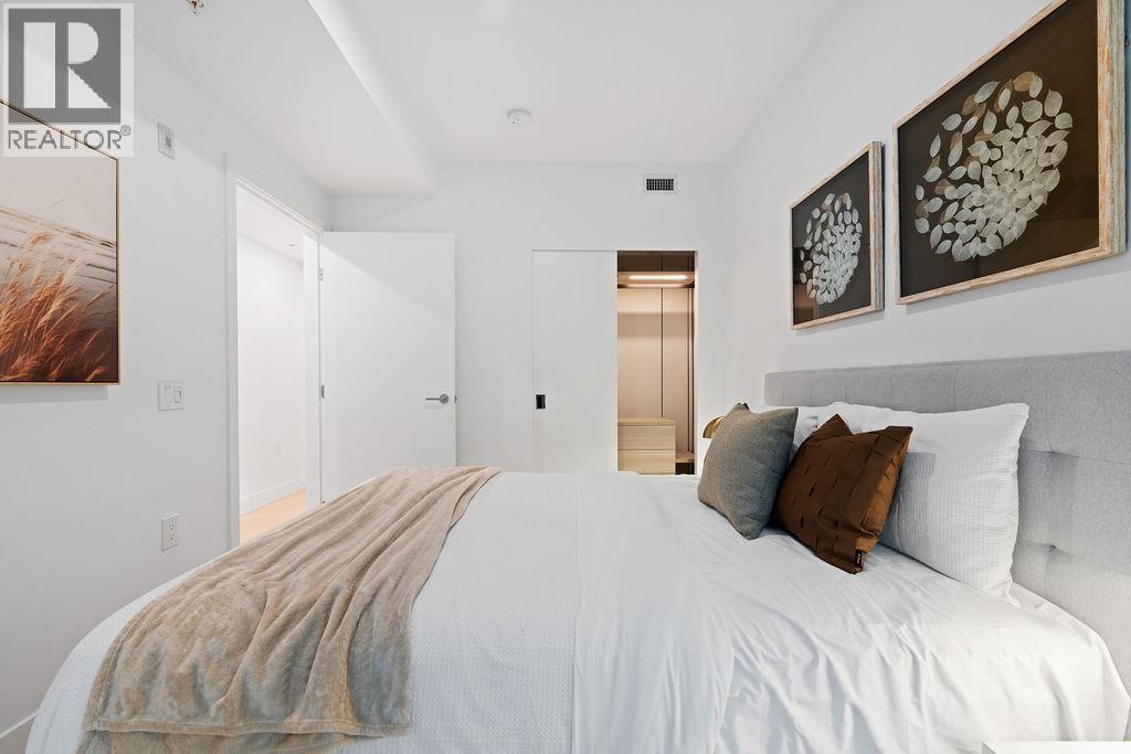 202 1331 MARINE DRIVE, West Vancouver