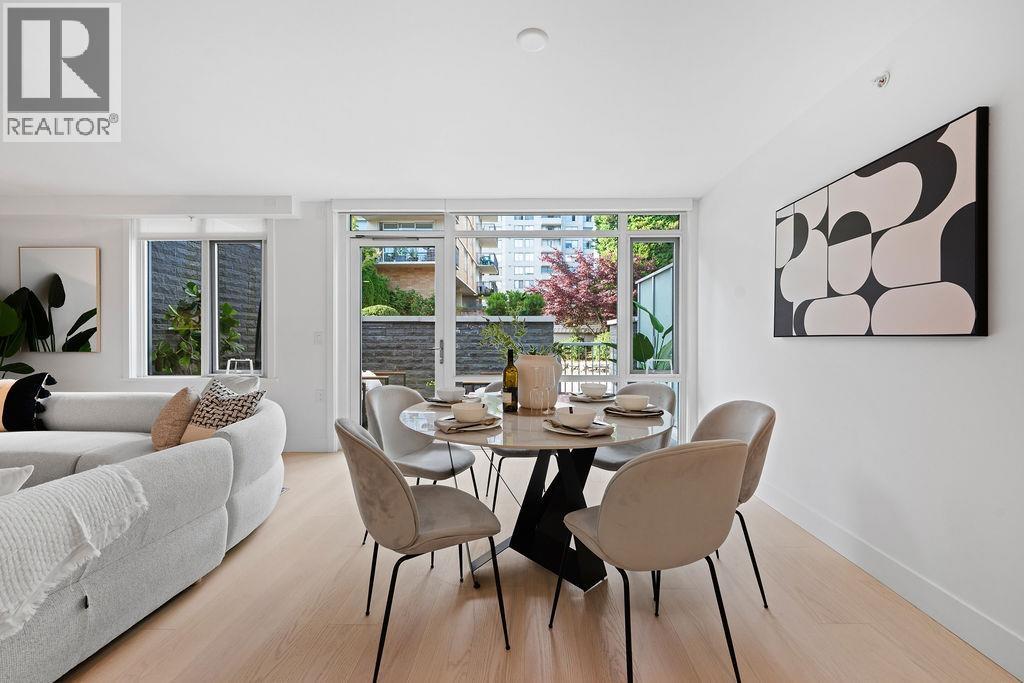 202 1331 MARINE DRIVE, West Vancouver