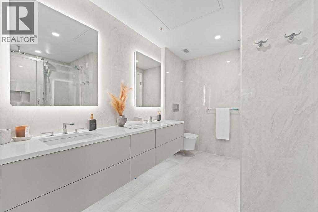 202 1331 MARINE DRIVE, West Vancouver