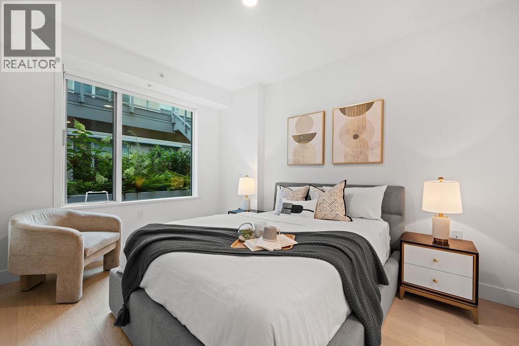 202 1331 MARINE DRIVE, West Vancouver