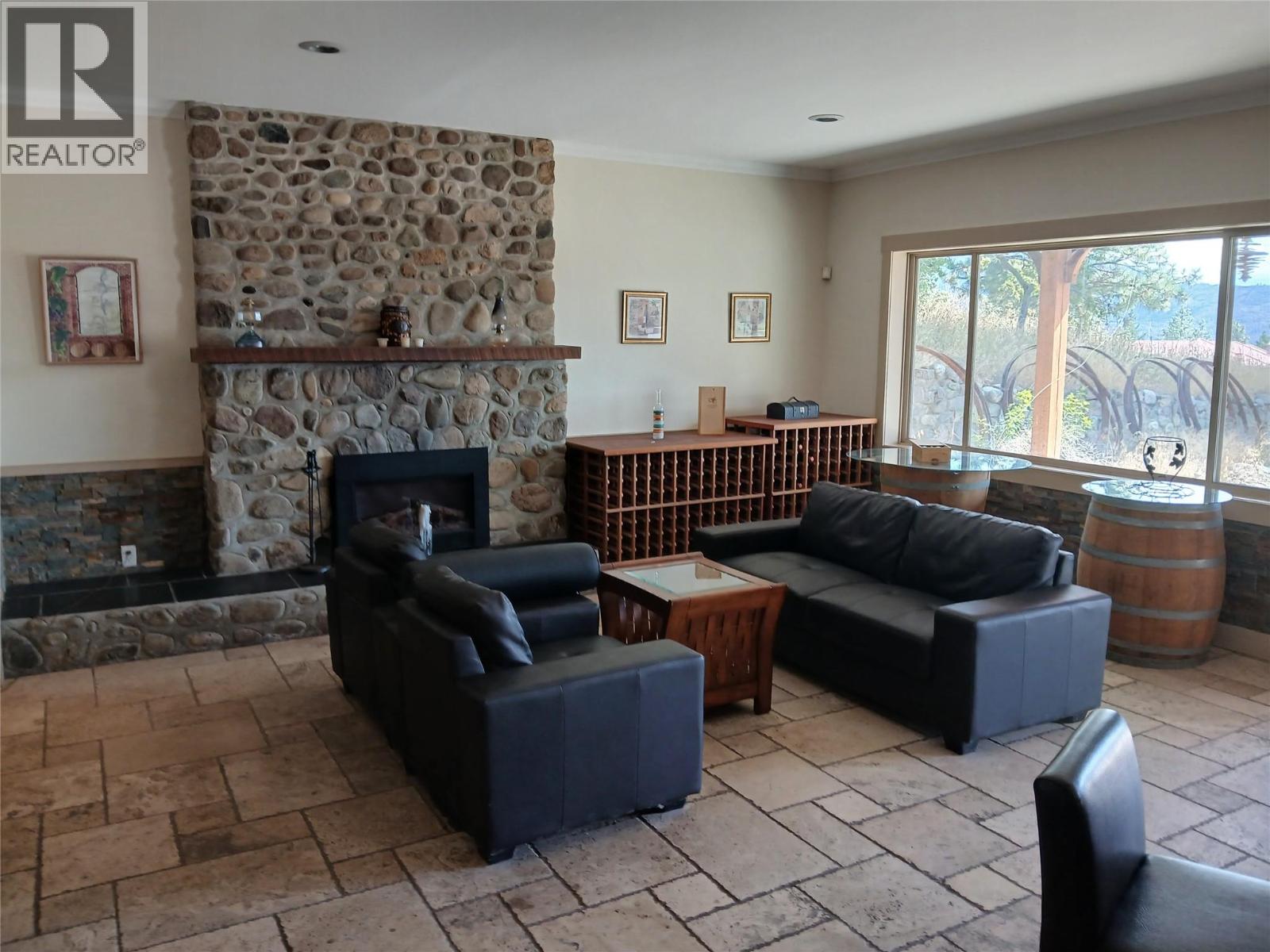  5078 Cousins Place, Peachland