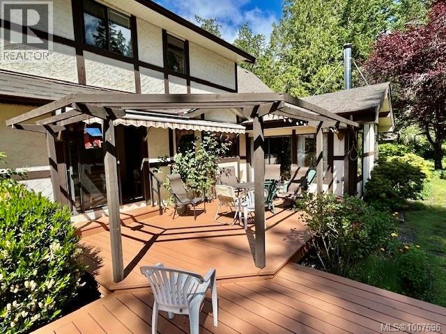  735 Cromarty Avenue, North Saanich