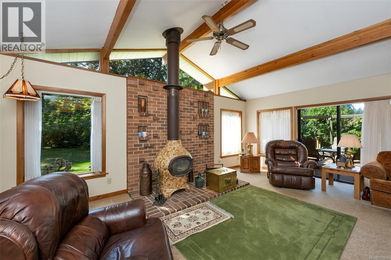  735 Cromarty Avenue, North Saanich