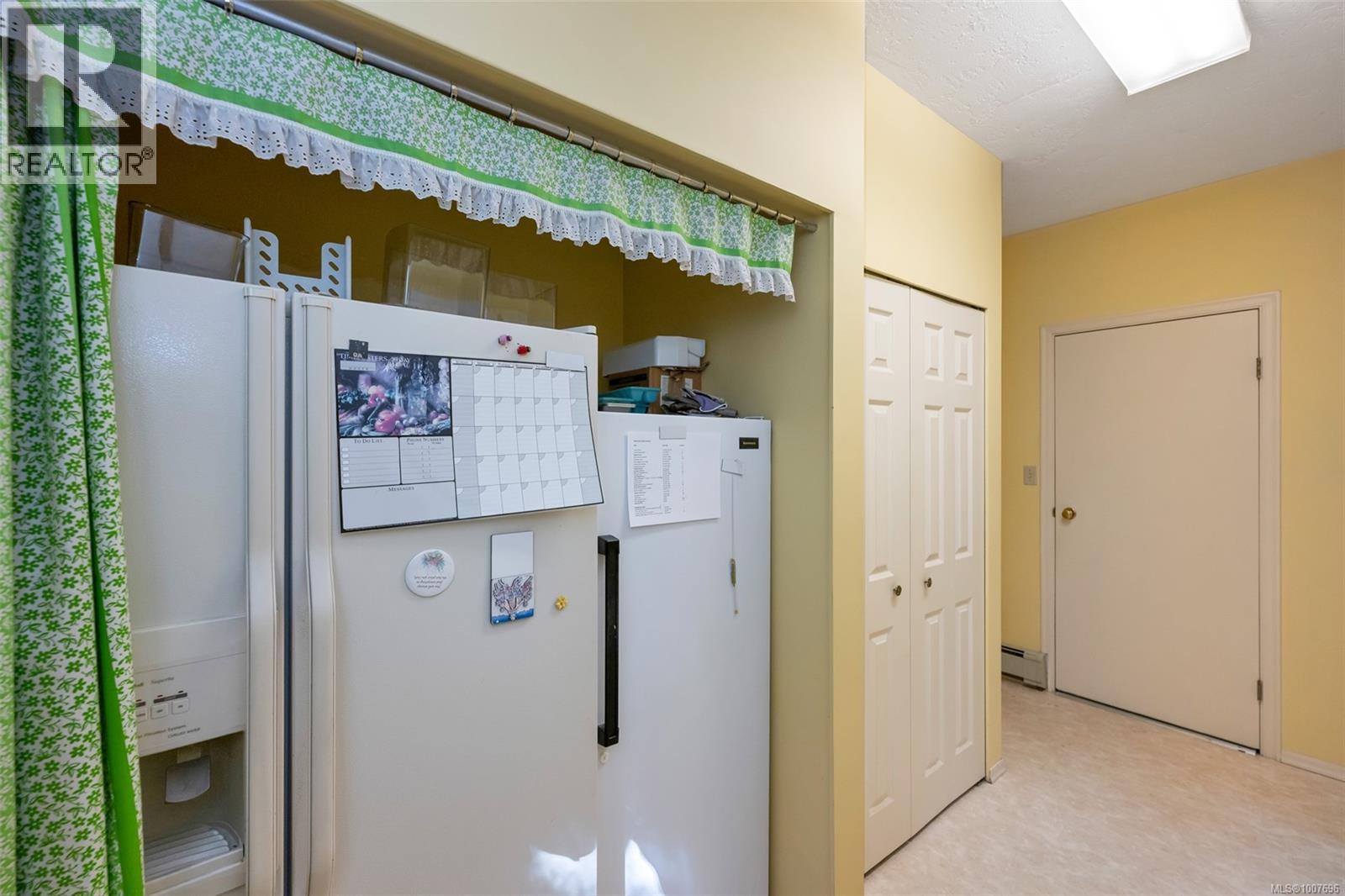  735 Cromarty Avenue, North Saanich