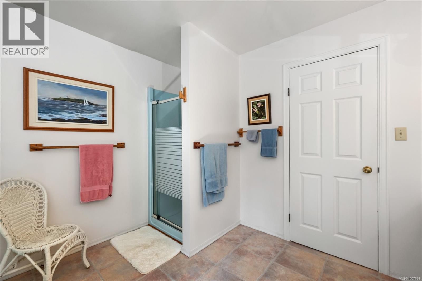  735 Cromarty Avenue, North Saanich