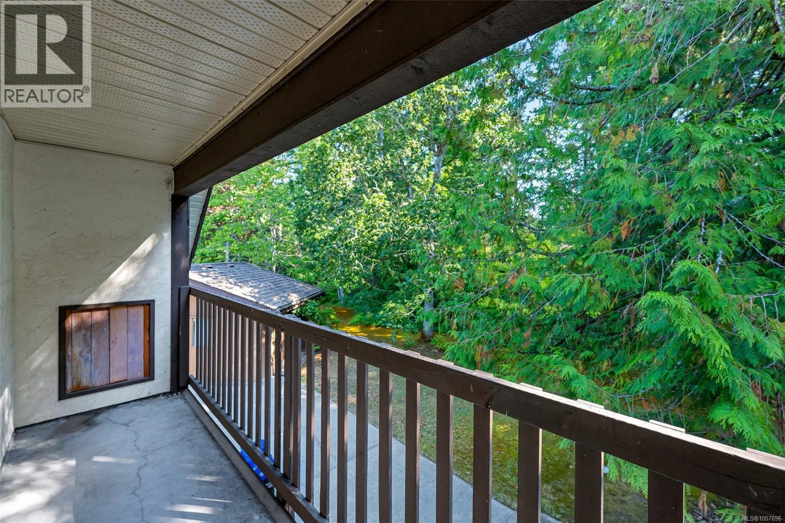  735 Cromarty Avenue, North Saanich