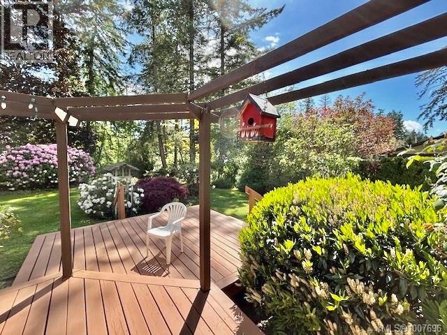  735 Cromarty Avenue, North Saanich