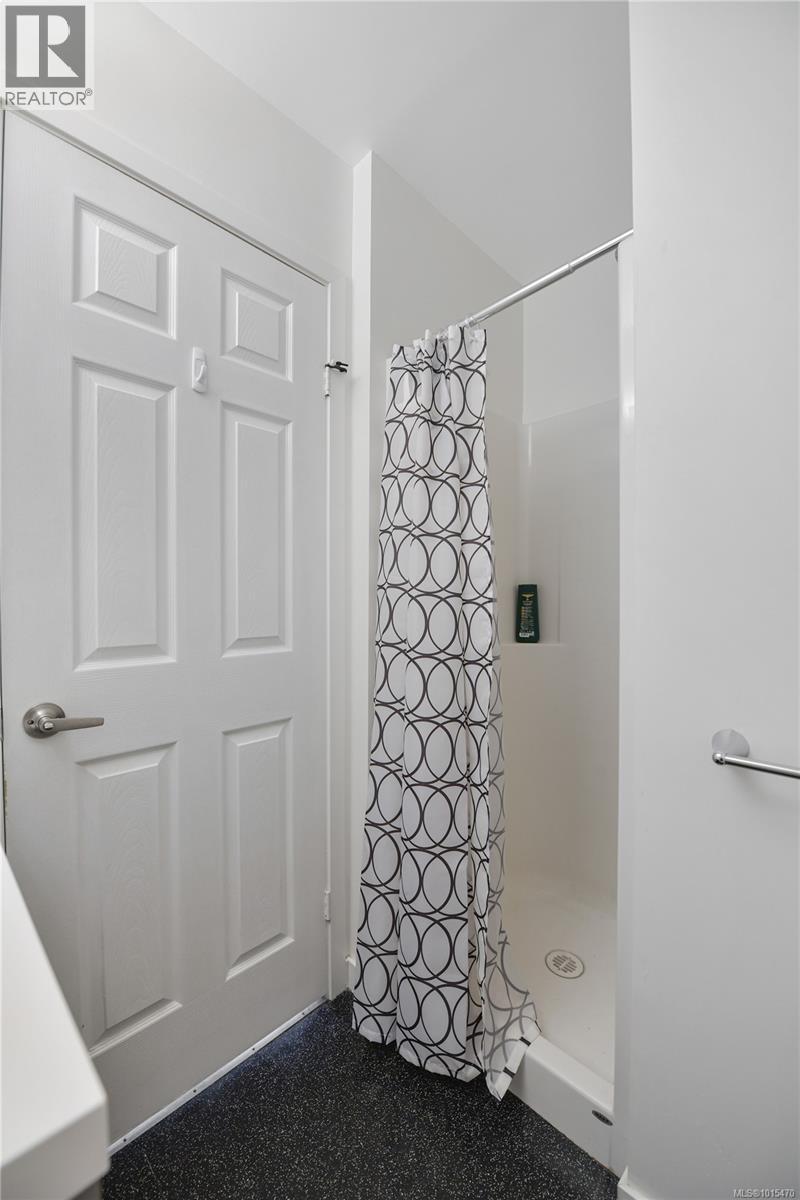 12 3987 Gordon Head Road, Saanich