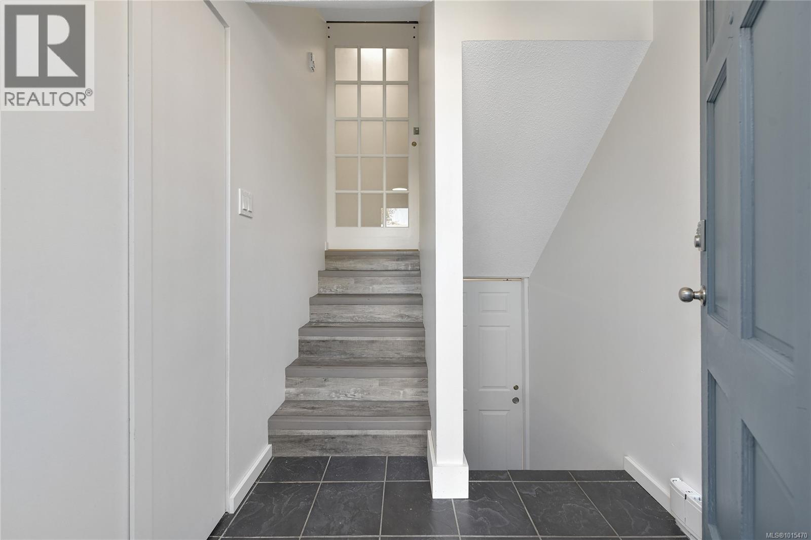 12 3987 Gordon Head Road, Saanich