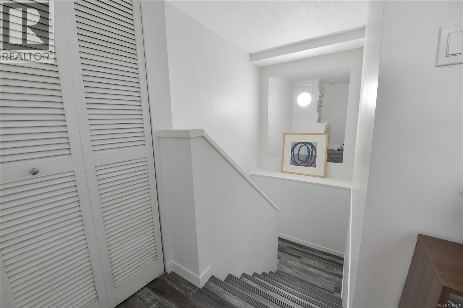12 3987 Gordon Head Road, Saanich