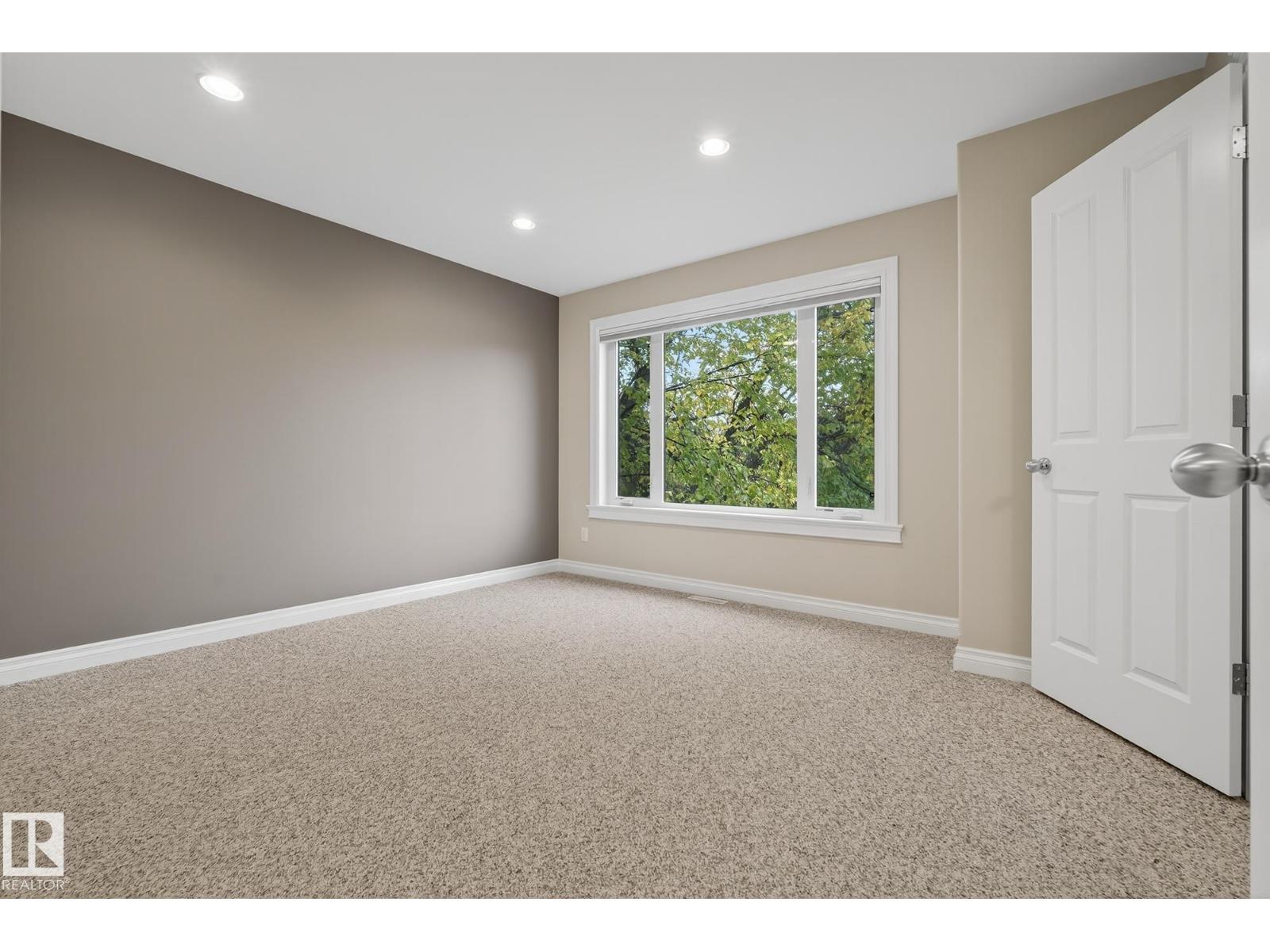 11106 76 AV NW, Edmonton