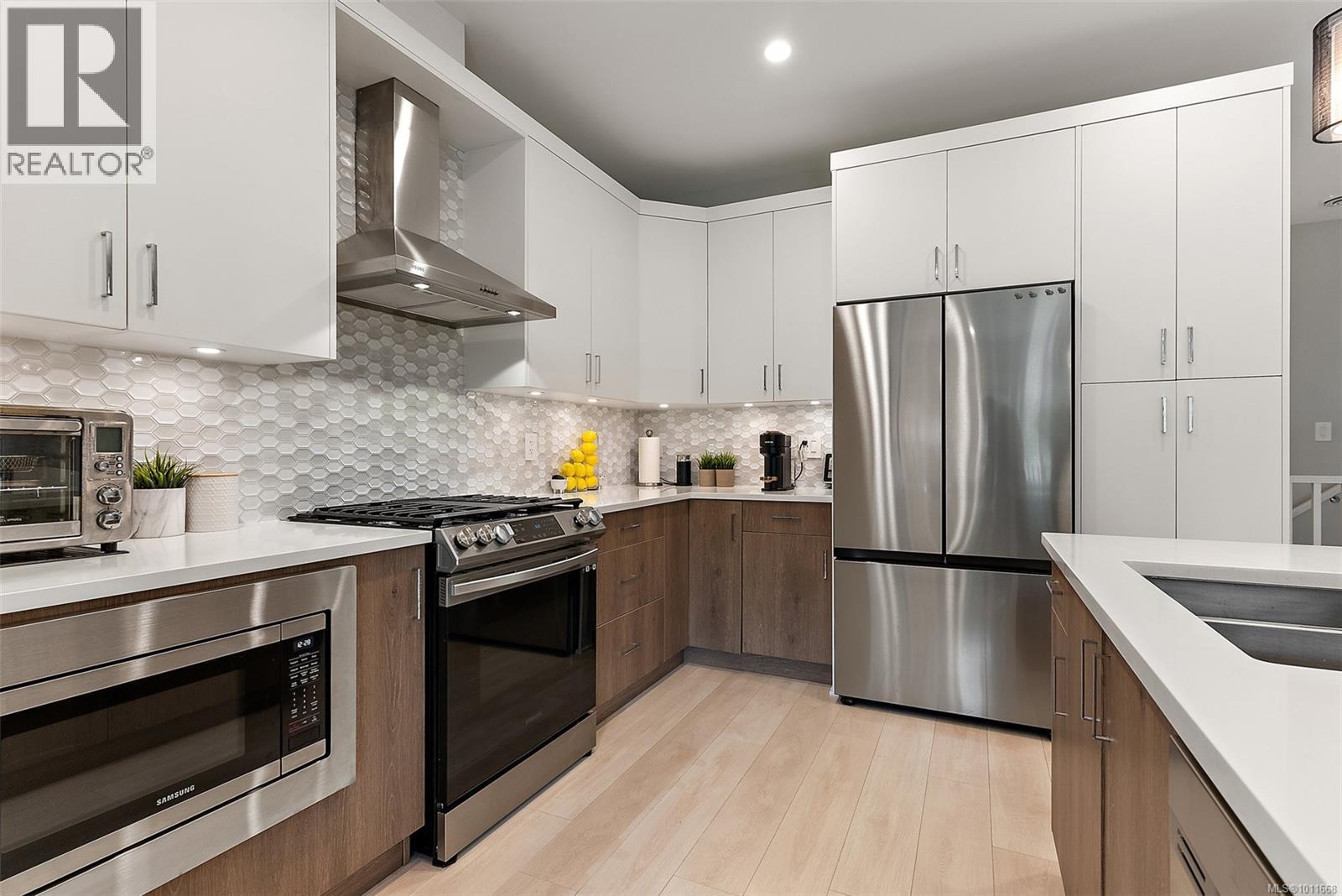  1283 Centauri Drive, Langford