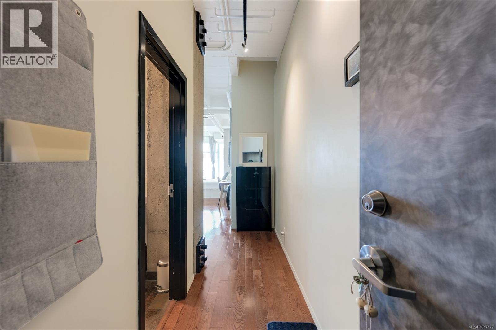 305 1061 Fort Street, Victoria