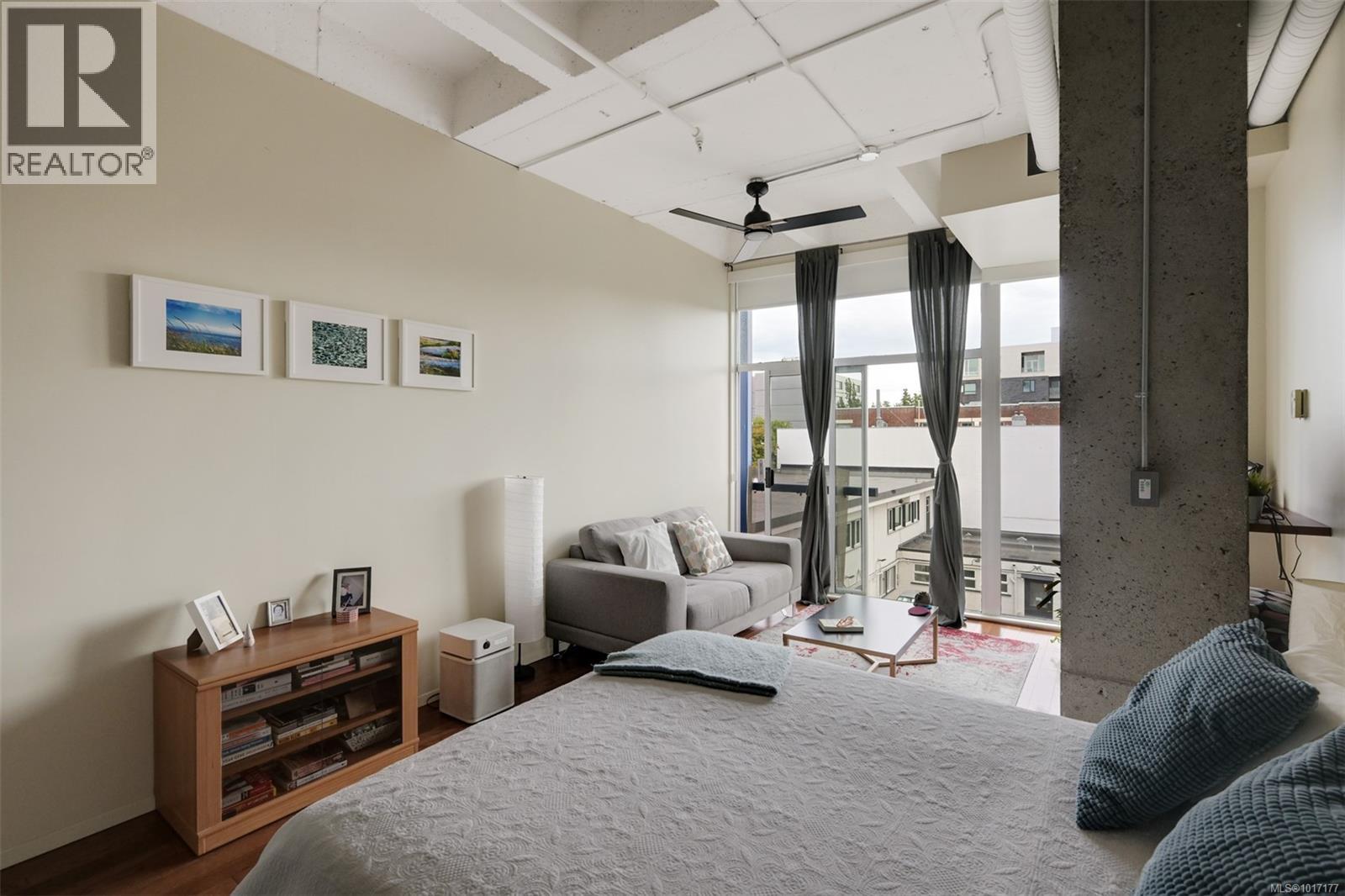 305 1061 Fort Street, Victoria