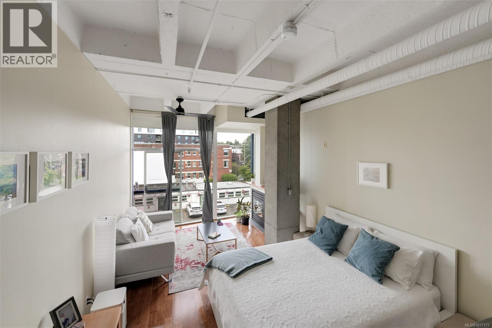 305 1061 Fort Street, Victoria