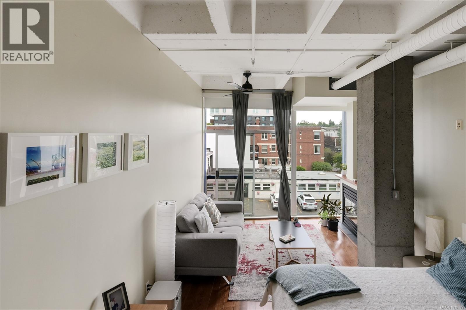 305 1061 Fort Street, Victoria