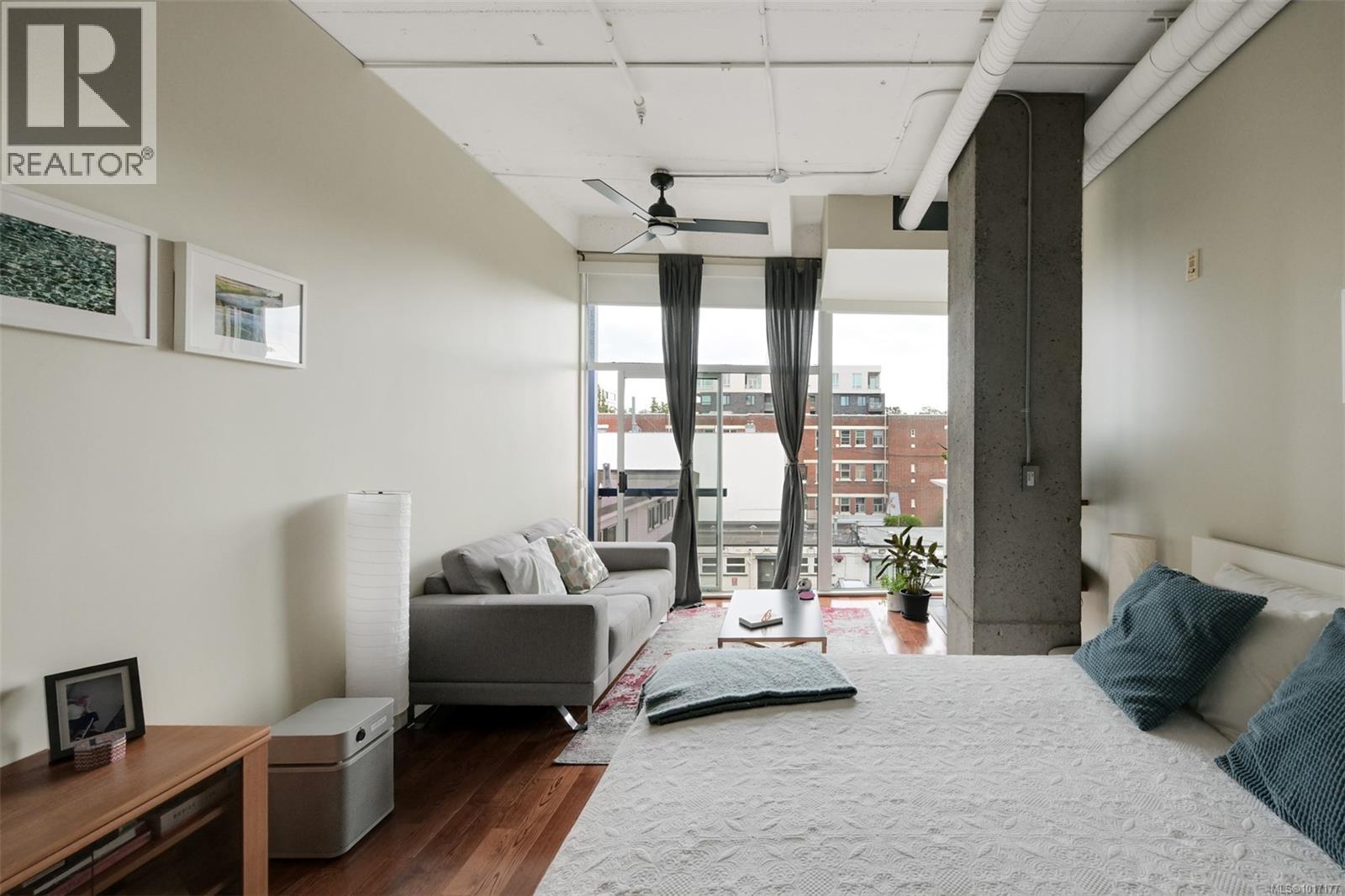 305 1061 Fort Street, Victoria