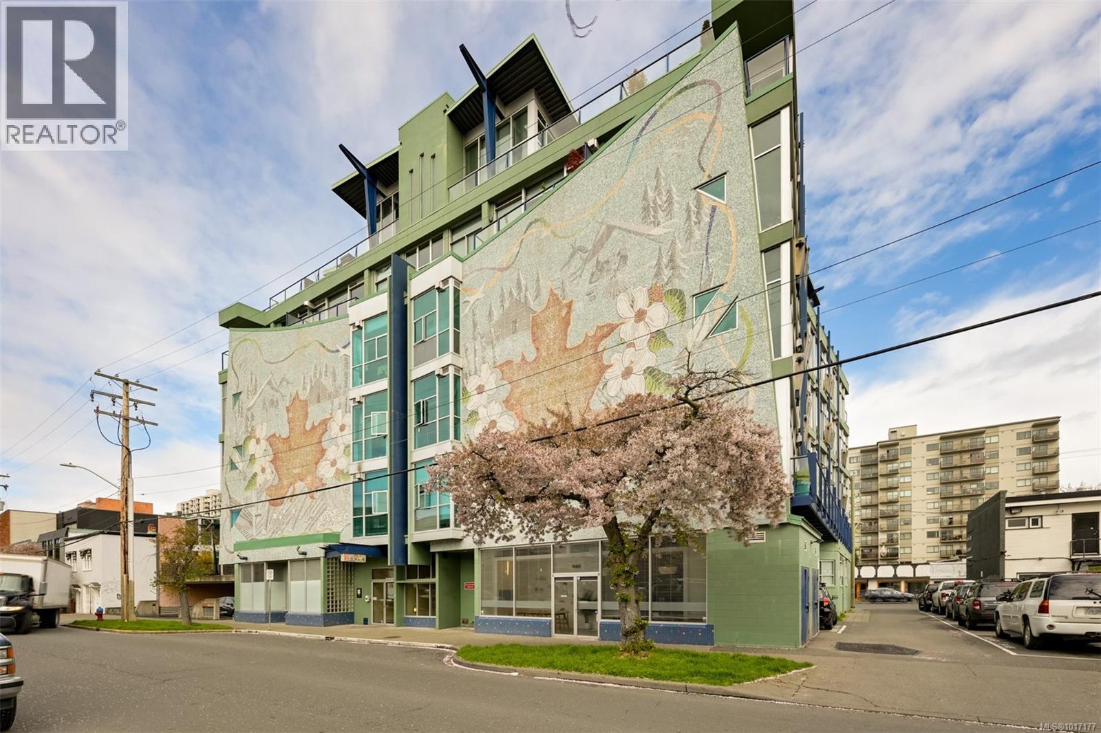 305 1061 Fort Street, Victoria