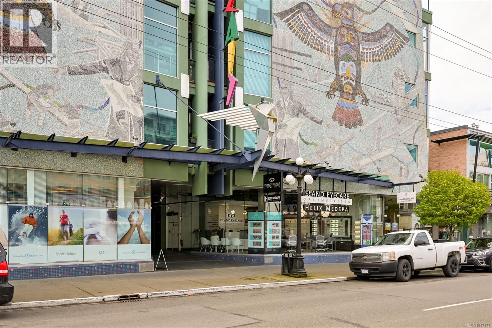 305 1061 Fort Street, Victoria