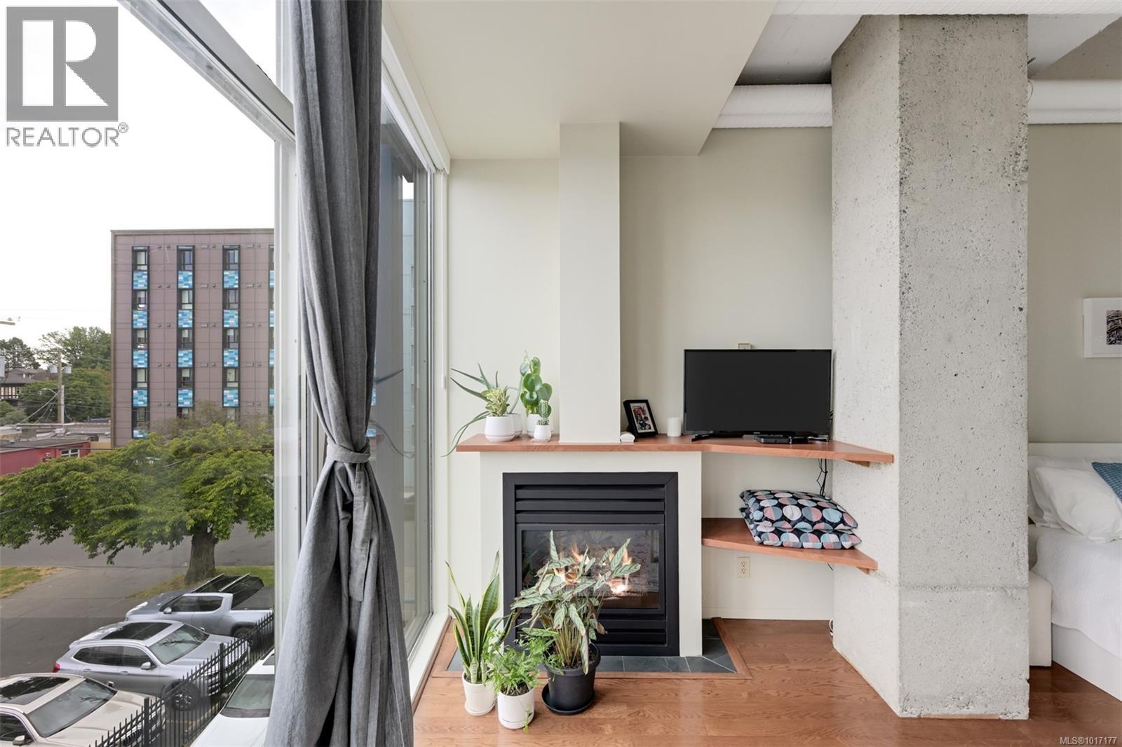 305 1061 Fort Street, Victoria