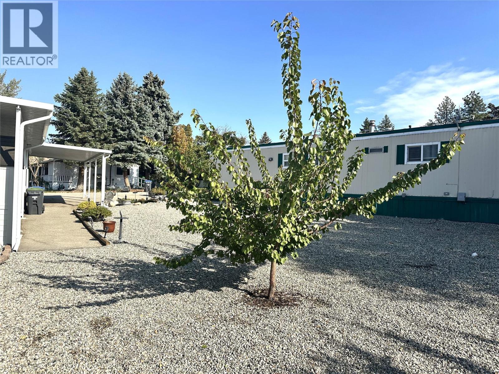 6B 146 WILLOW Court, Oliver