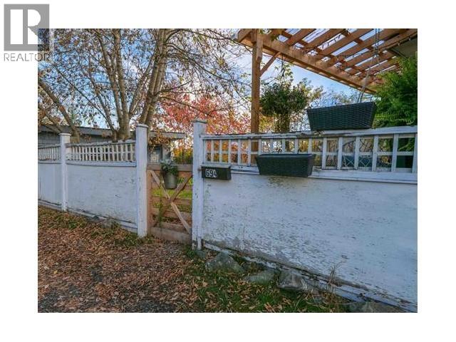 694 WALKEM STREET, Quesnel