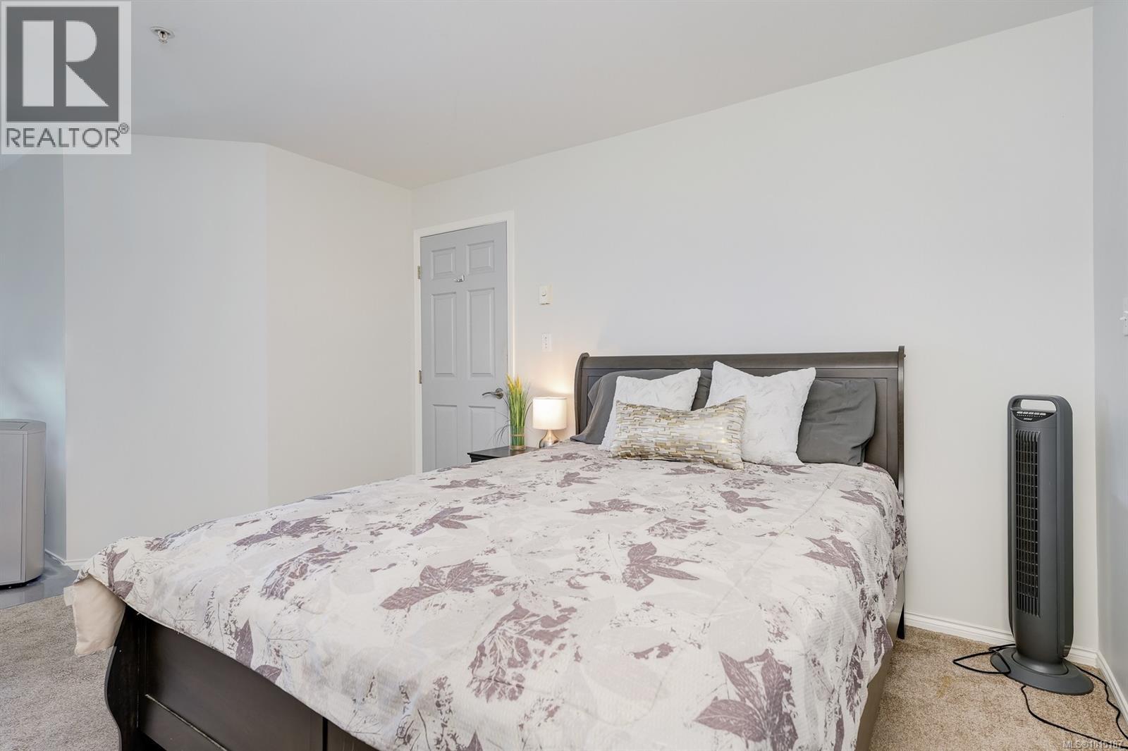 308 649 Bay Street, Victoria