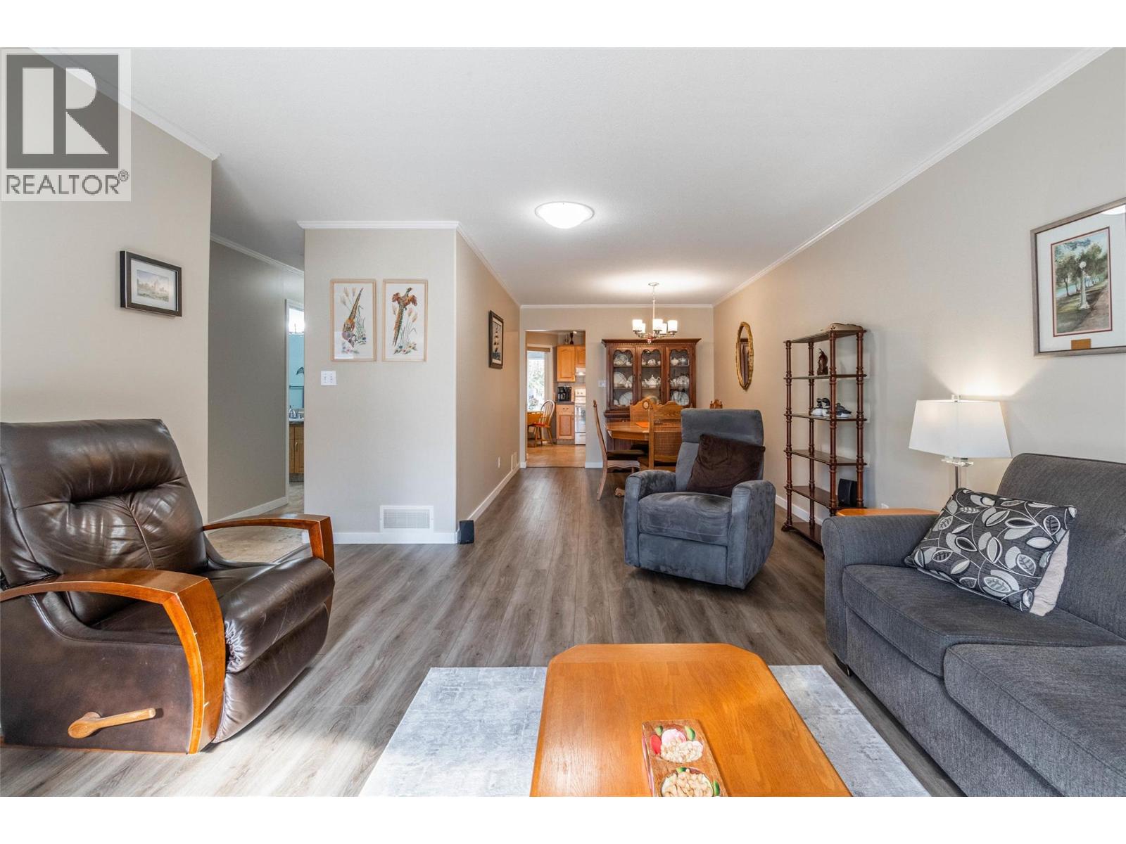 8 115 Redwing Place, Oliver