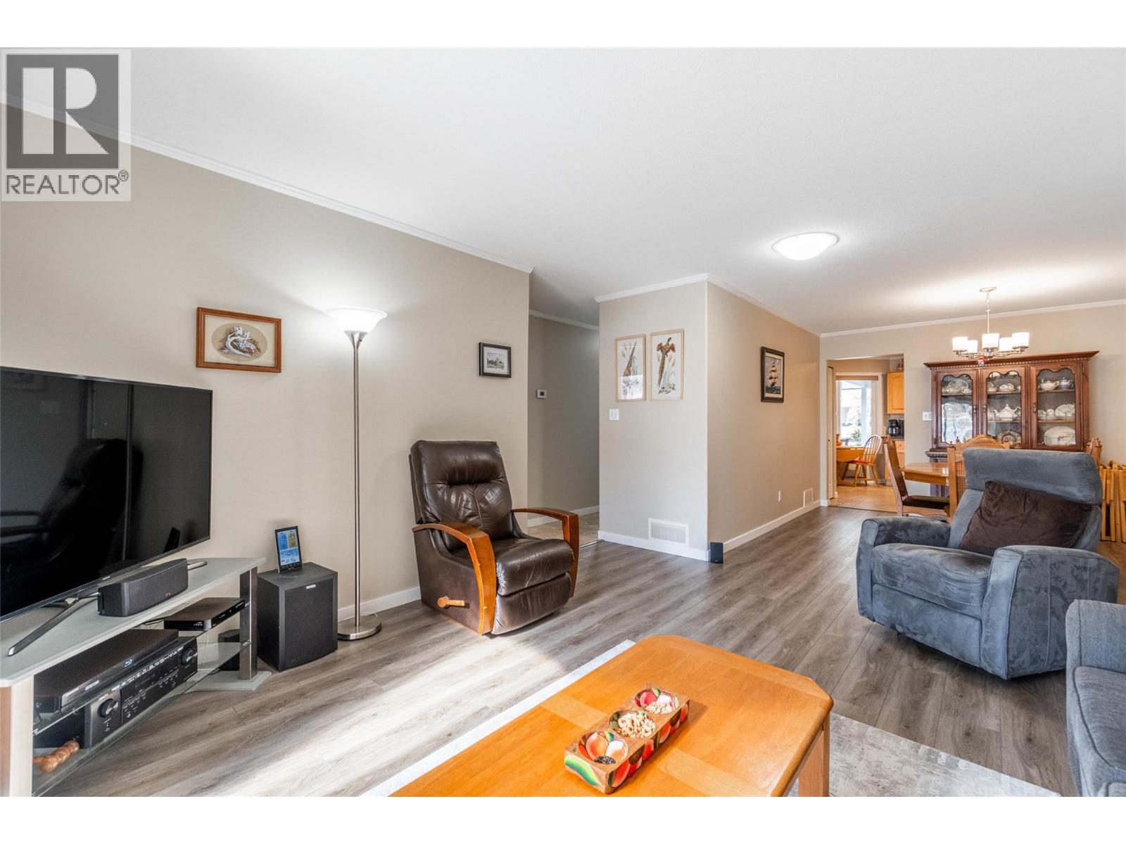 8 115 Redwing Place, Oliver