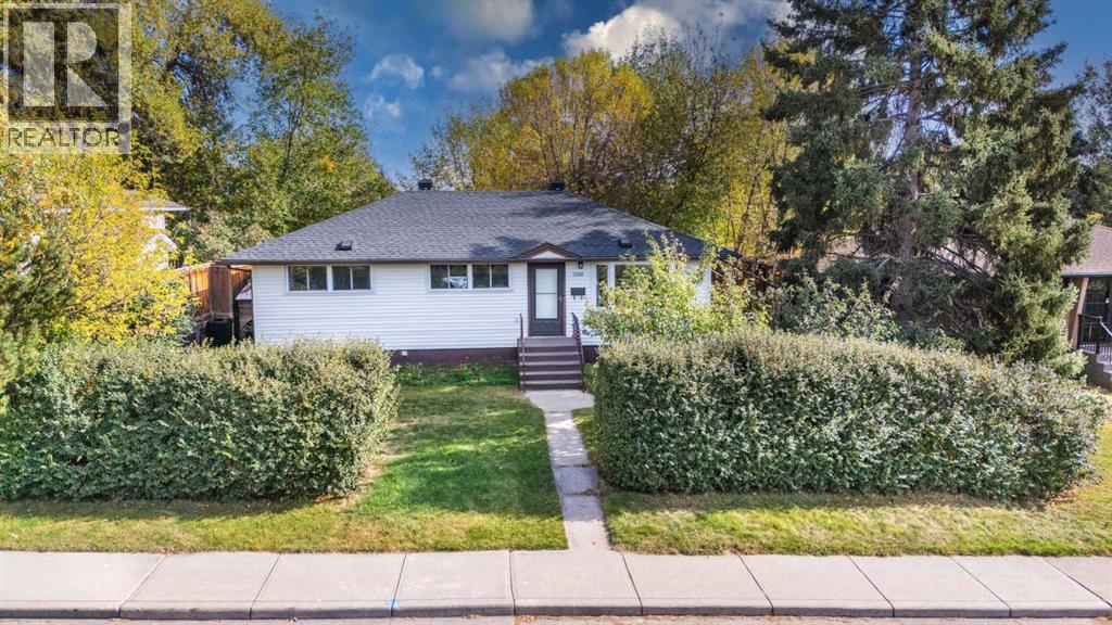 5308 Thornbriar Road NW, Calgary, Alberta