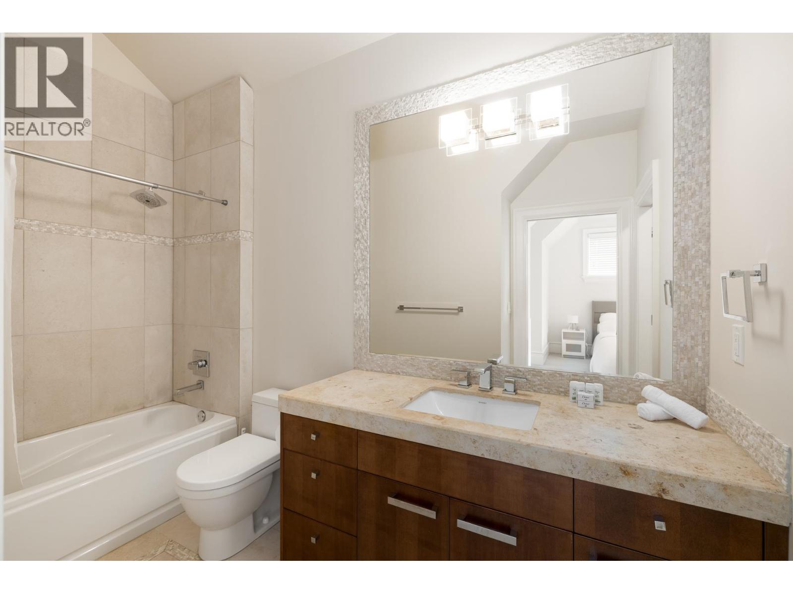 920 PYRFORD ROAD, West Vancouver