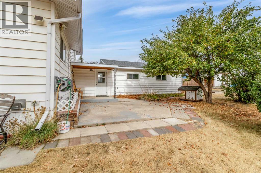 1827 23 Avenue, Delburne