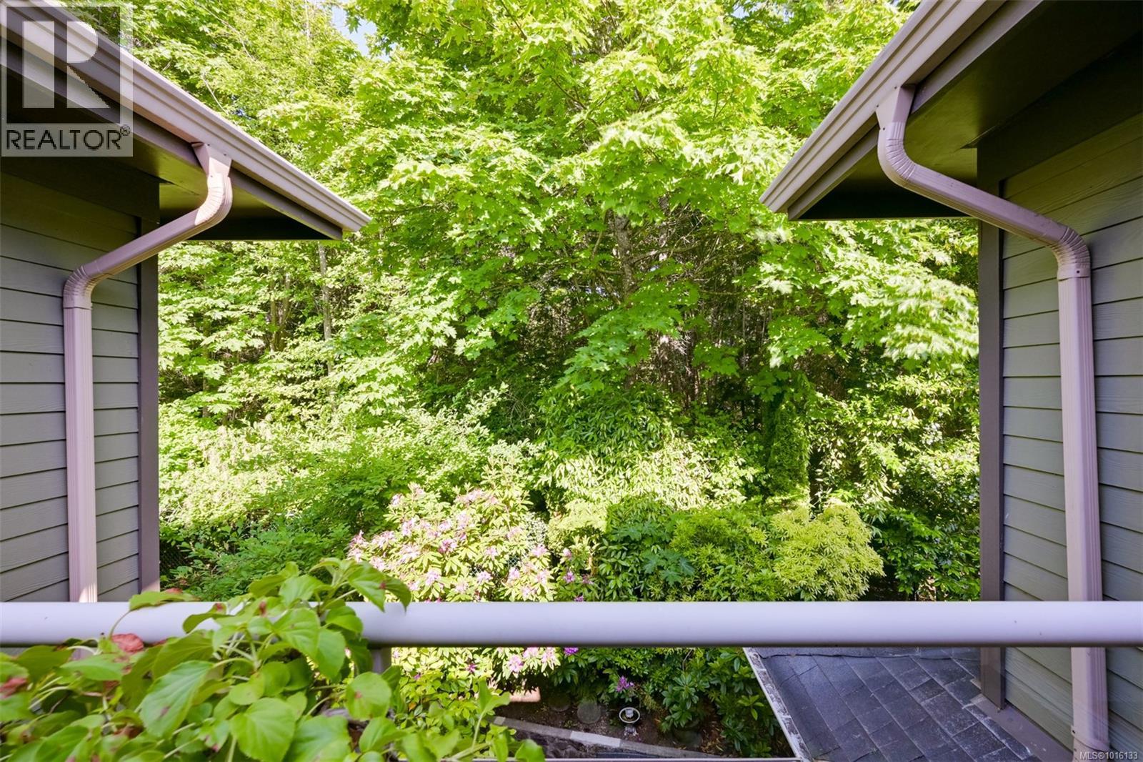 4 4522 Gordon Point Drive, Saanich