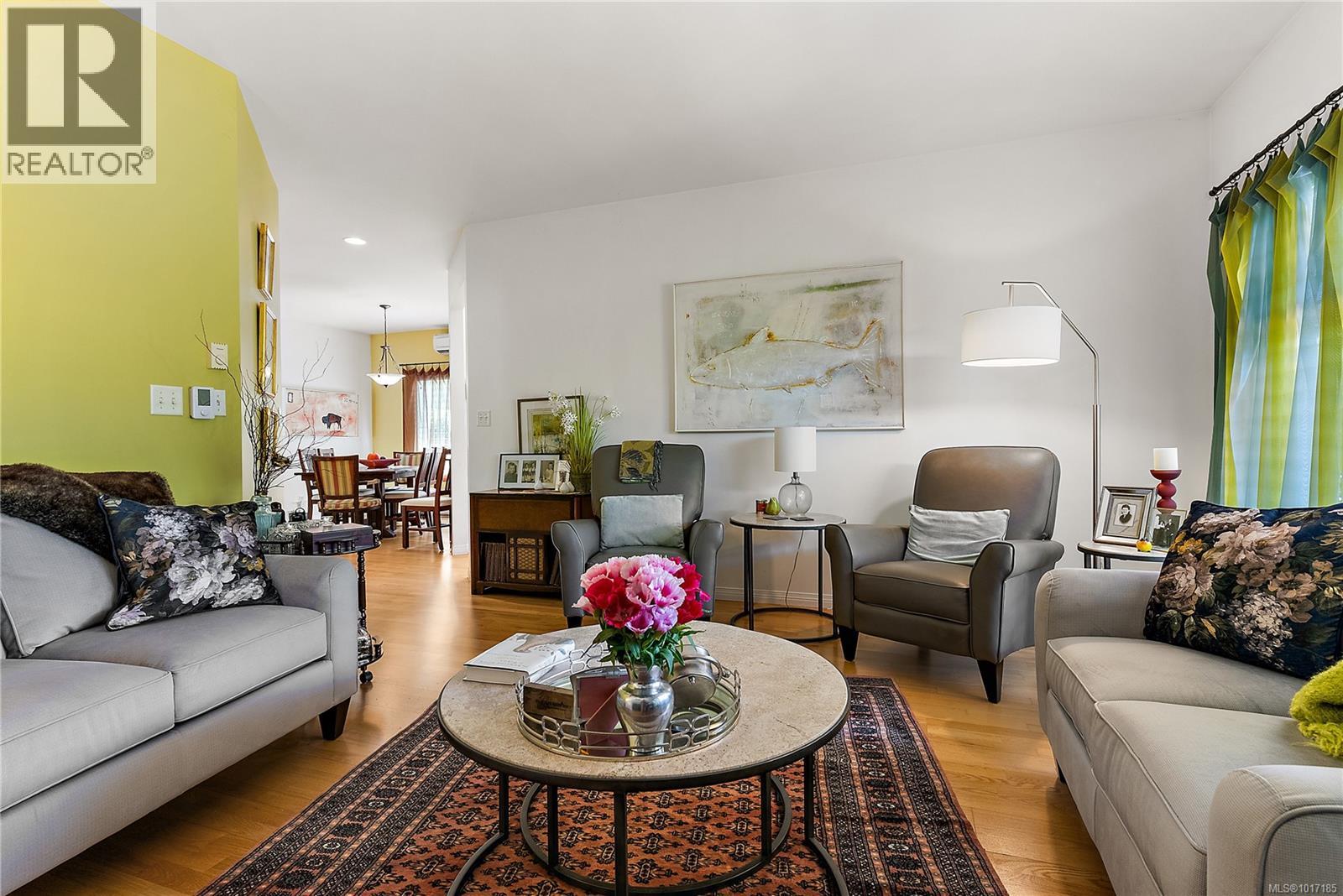  7952 Polo Park Crescent, Central Saanich