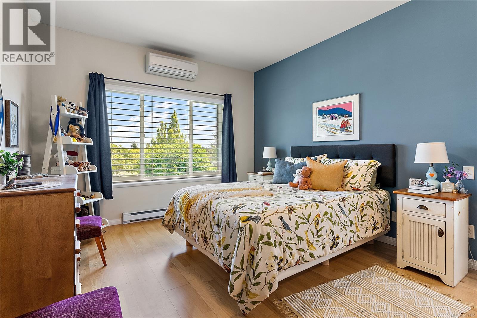  7952 Polo Park Crescent, Central Saanich