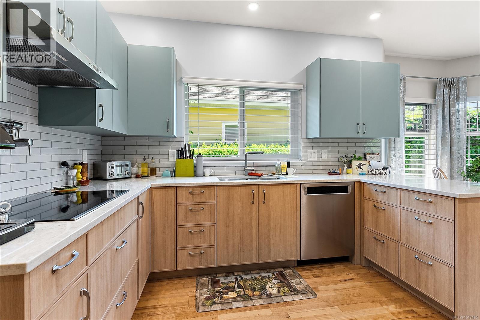  7952 Polo Park Crescent, Central Saanich