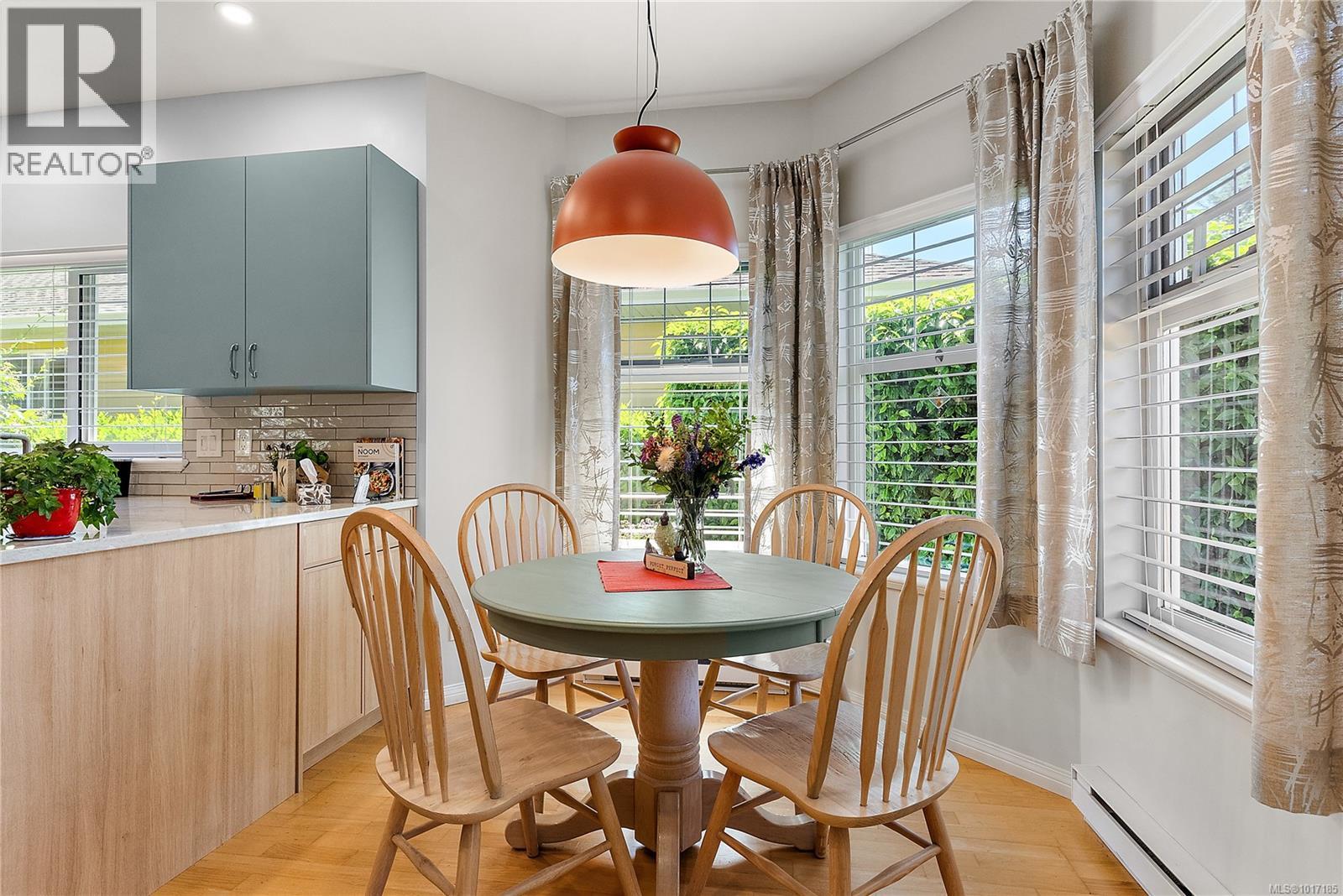  7952 Polo Park Crescent, Central Saanich