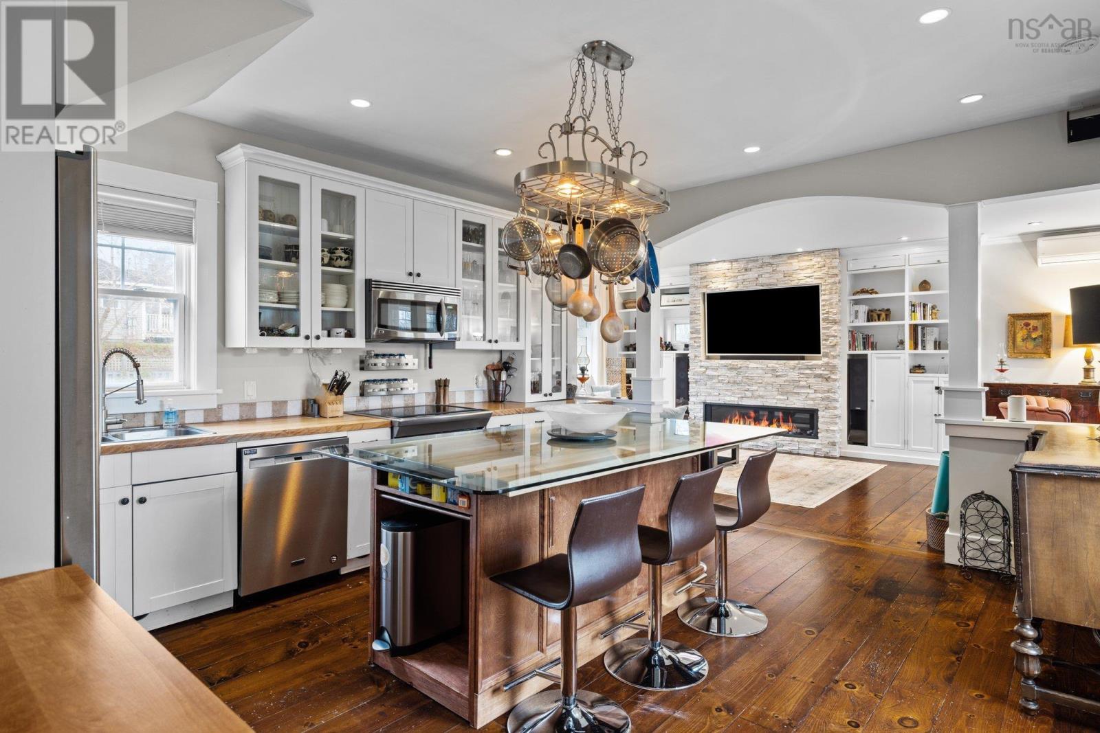 Property 11 of 13 of 123 Duke Street