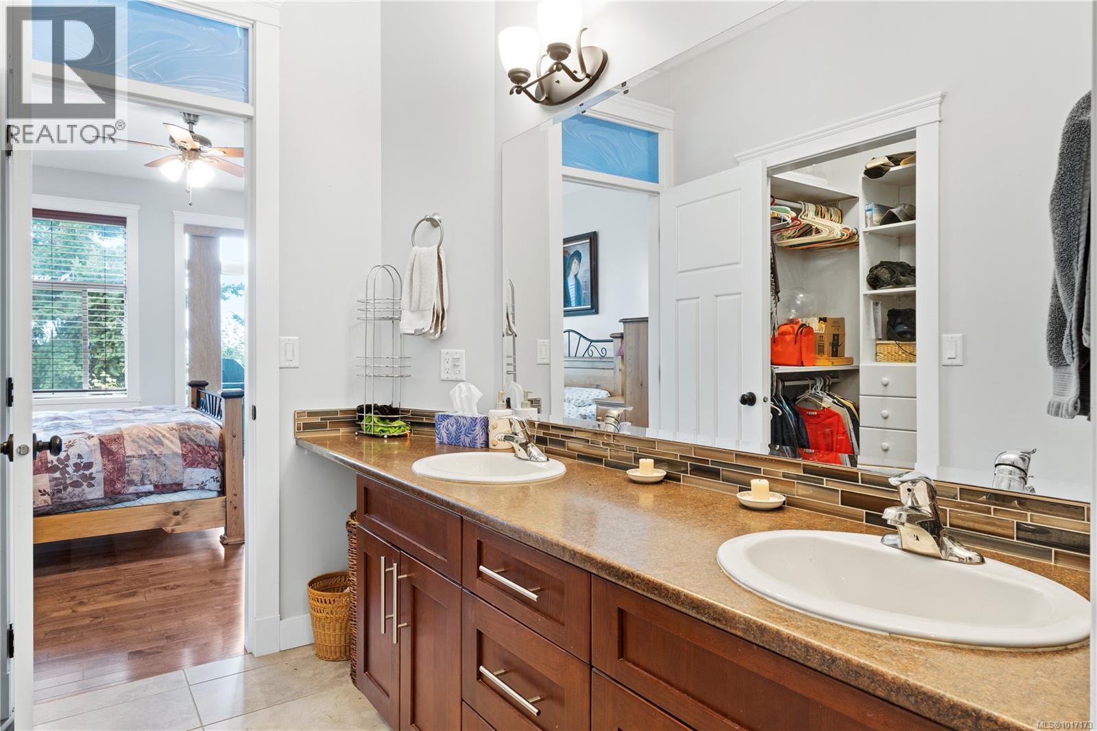 6166 Arlin Pl, Nanaimo