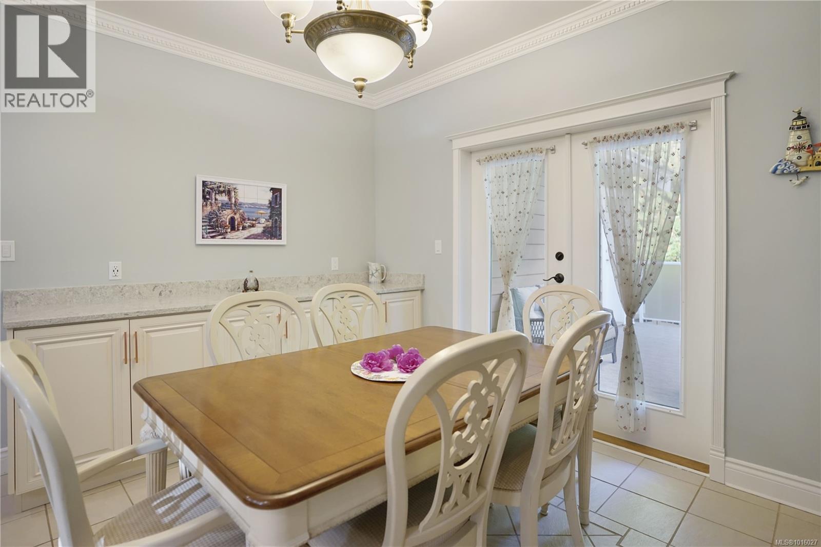  2510 Kinnoull Crescent, Mill Bay