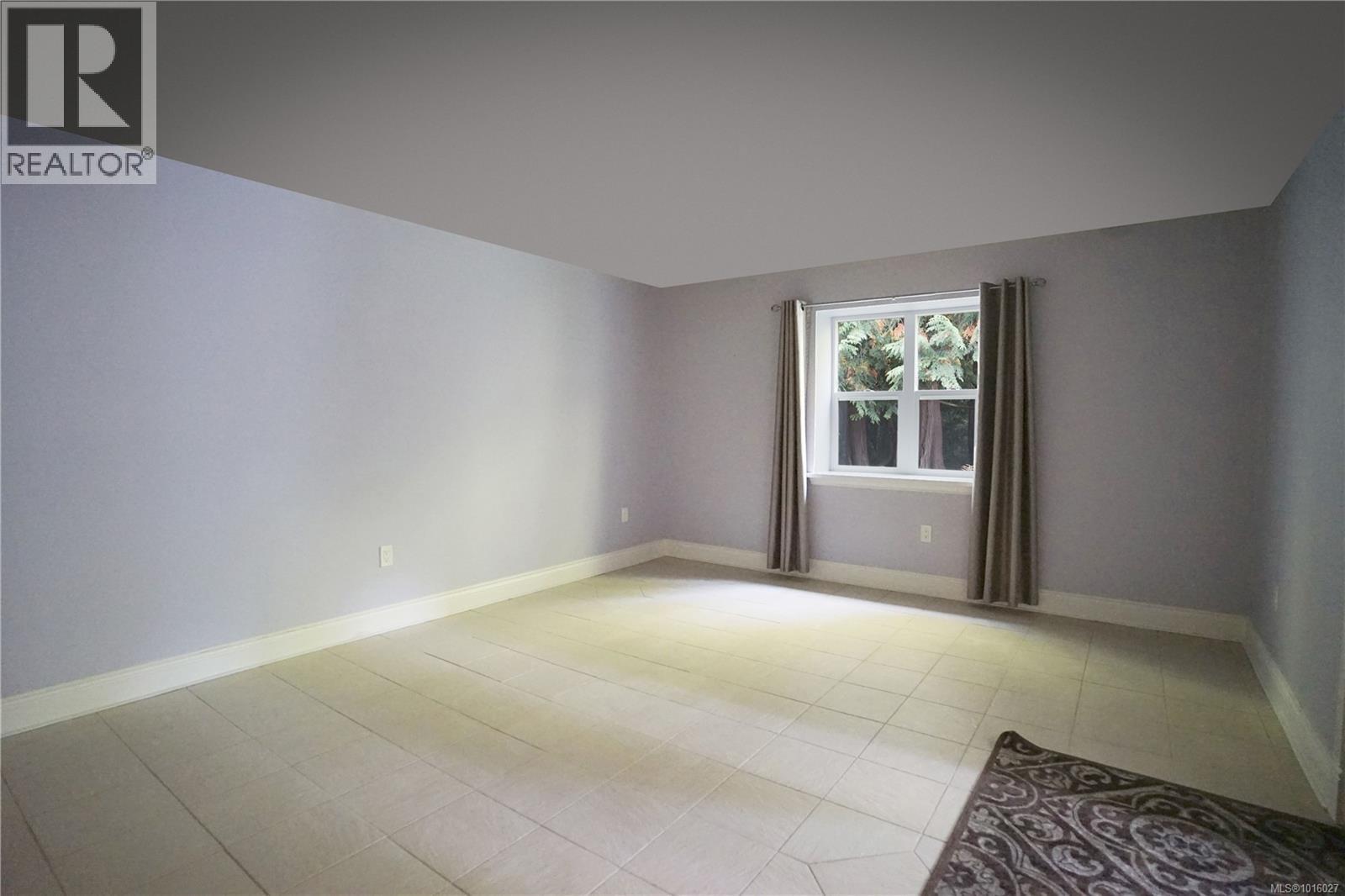  2510 Kinnoull Crescent, Mill Bay