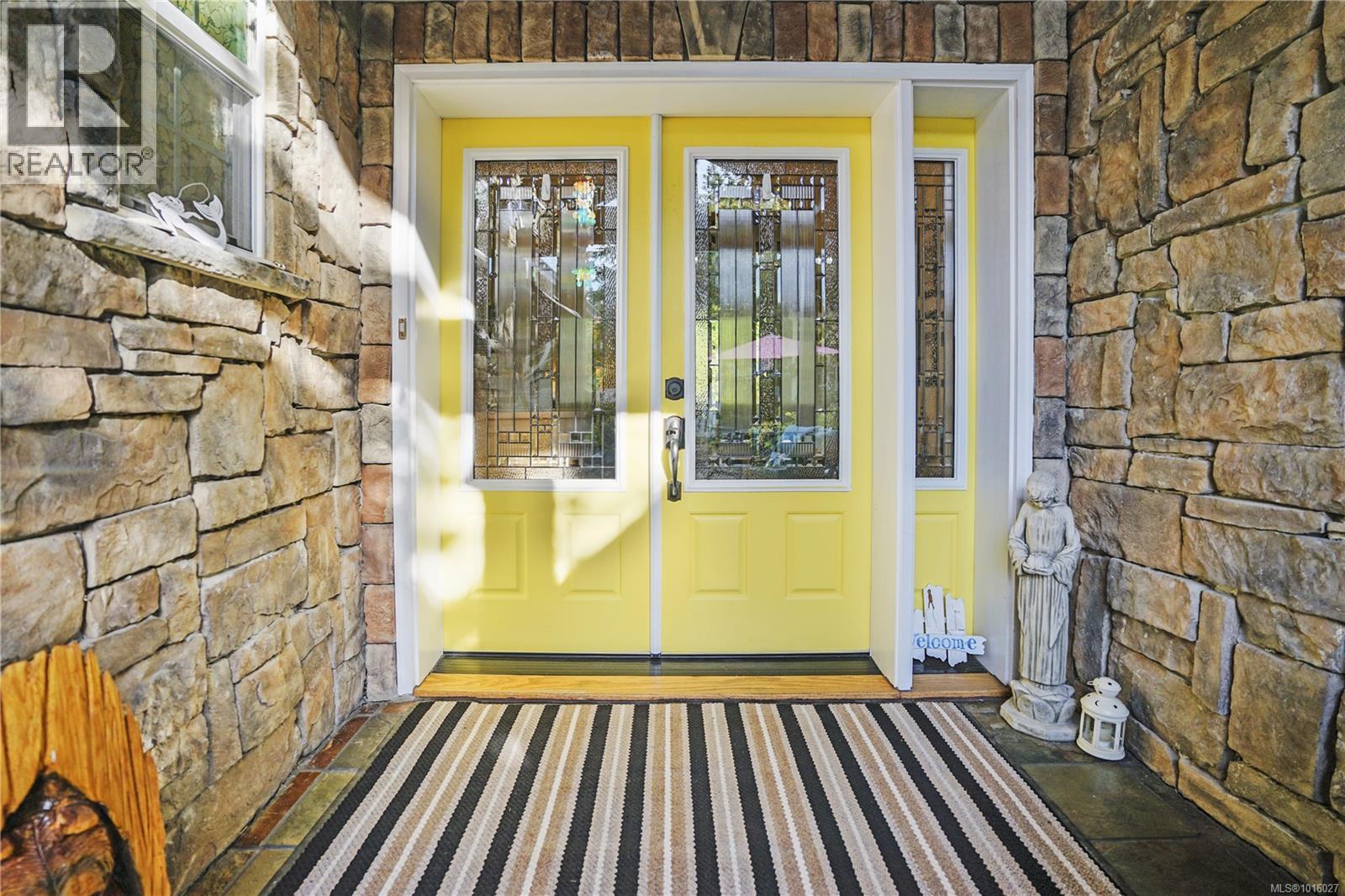  2510 Kinnoull Crescent, Mill Bay