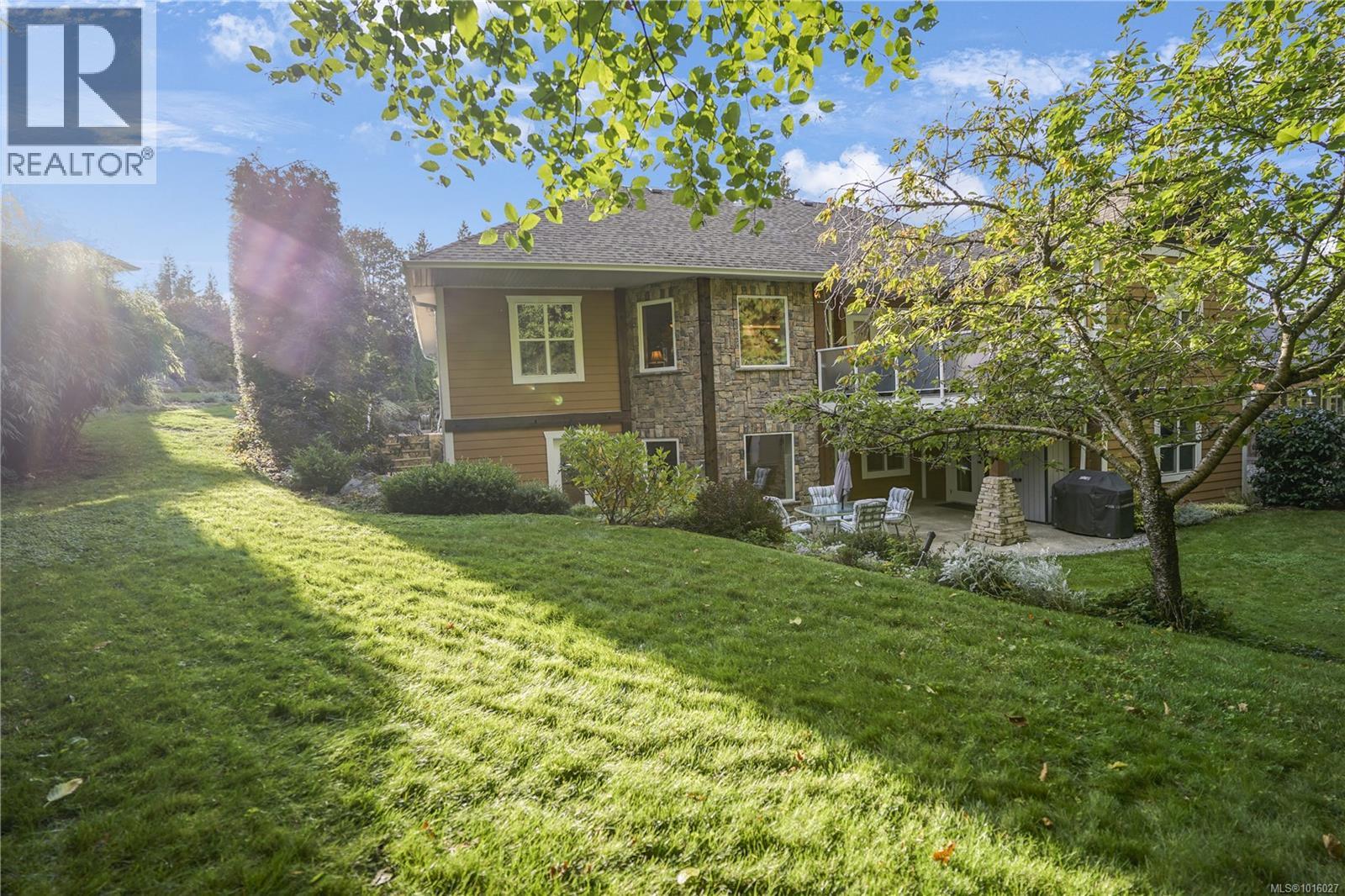  2510 Kinnoull Crescent, Mill Bay