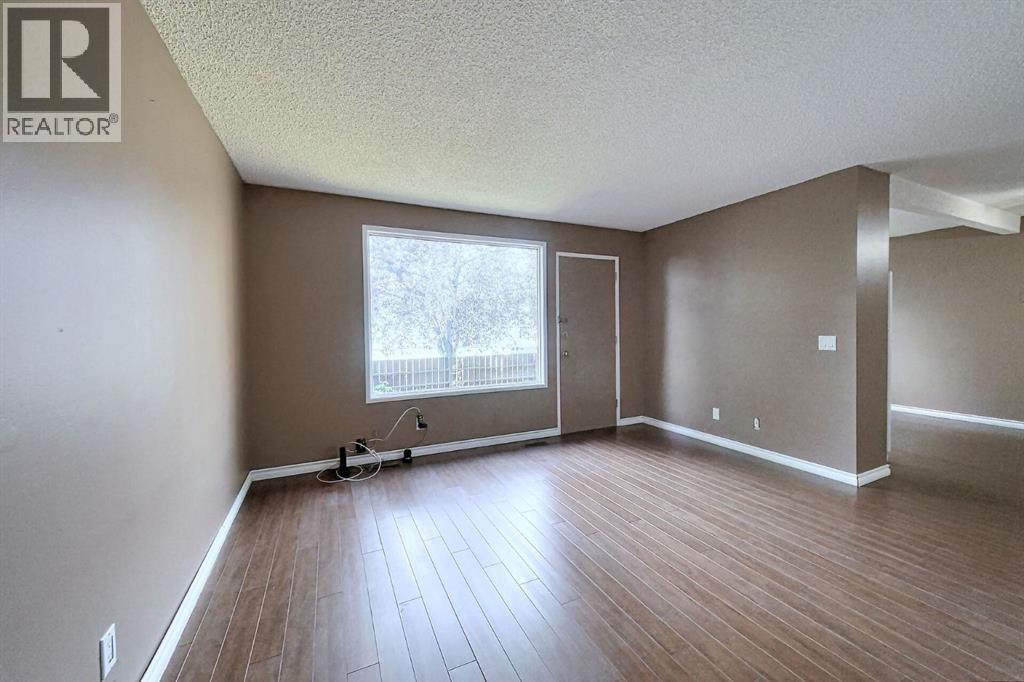 Single Family House for Sale in   Manora Place NE Marlborough Park Calgary 