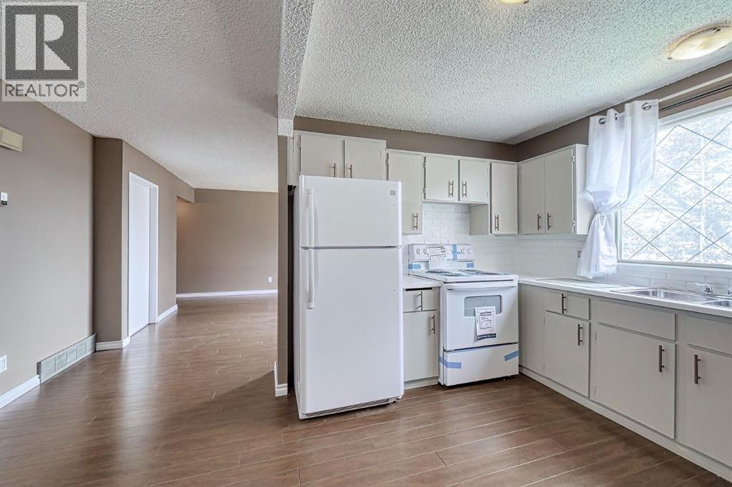 Single Family House for Sale in   Manora Place NE Marlborough Park Calgary 