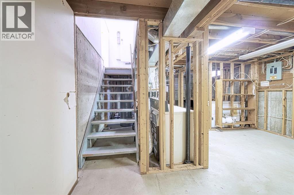 Single Family House for Sale in   Manora Place NE Marlborough Park Calgary 