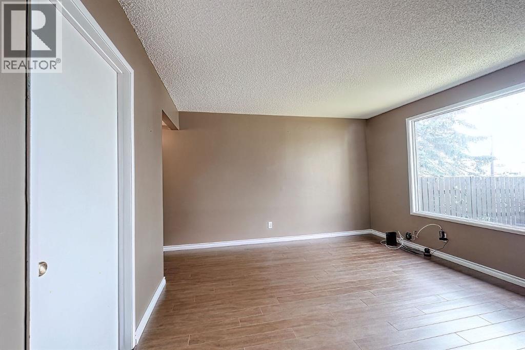 Single Family House for Sale in   Manora Place NE Marlborough Park Calgary 