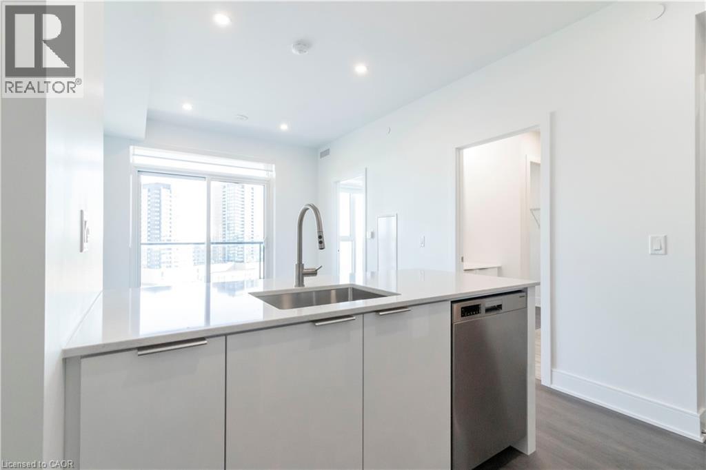 25 WELLINGTON Street S Unit# 802