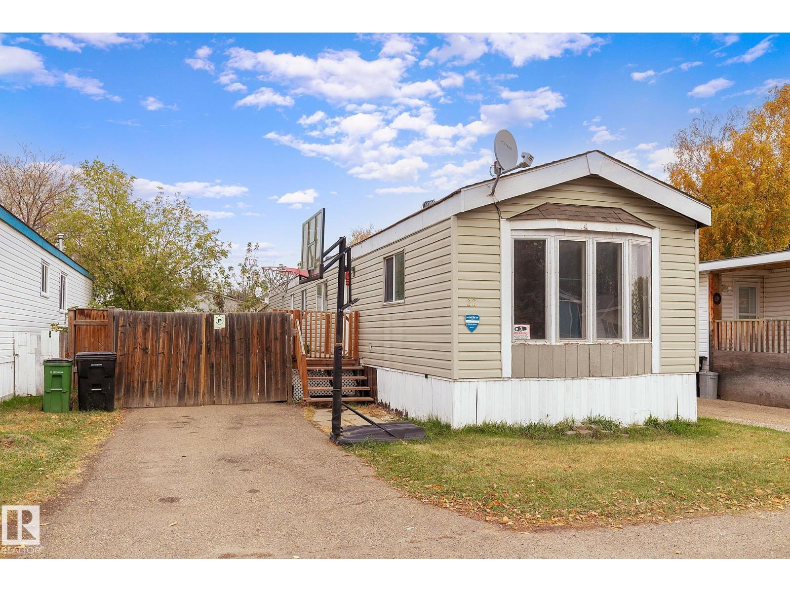 22 West View BV NW, Edmonton